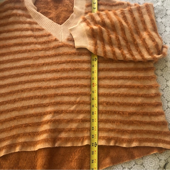 Davi & Dani Long Sleeve V-Neck Striped Sweater Size Large - Picture 7 of 7